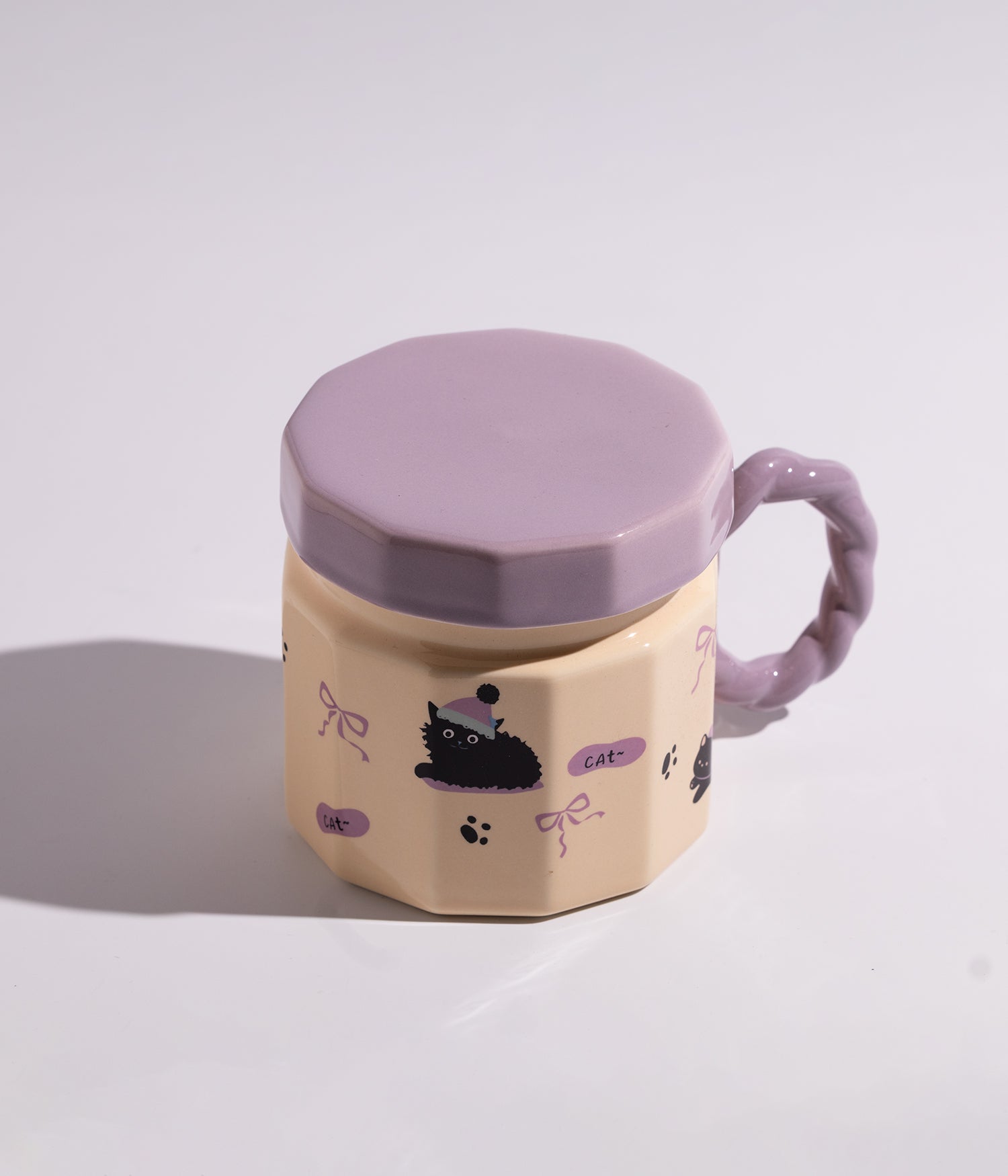 كوب قهوة سيراميك برسومات قطط وغطاء ملون لحفظ الحرارة