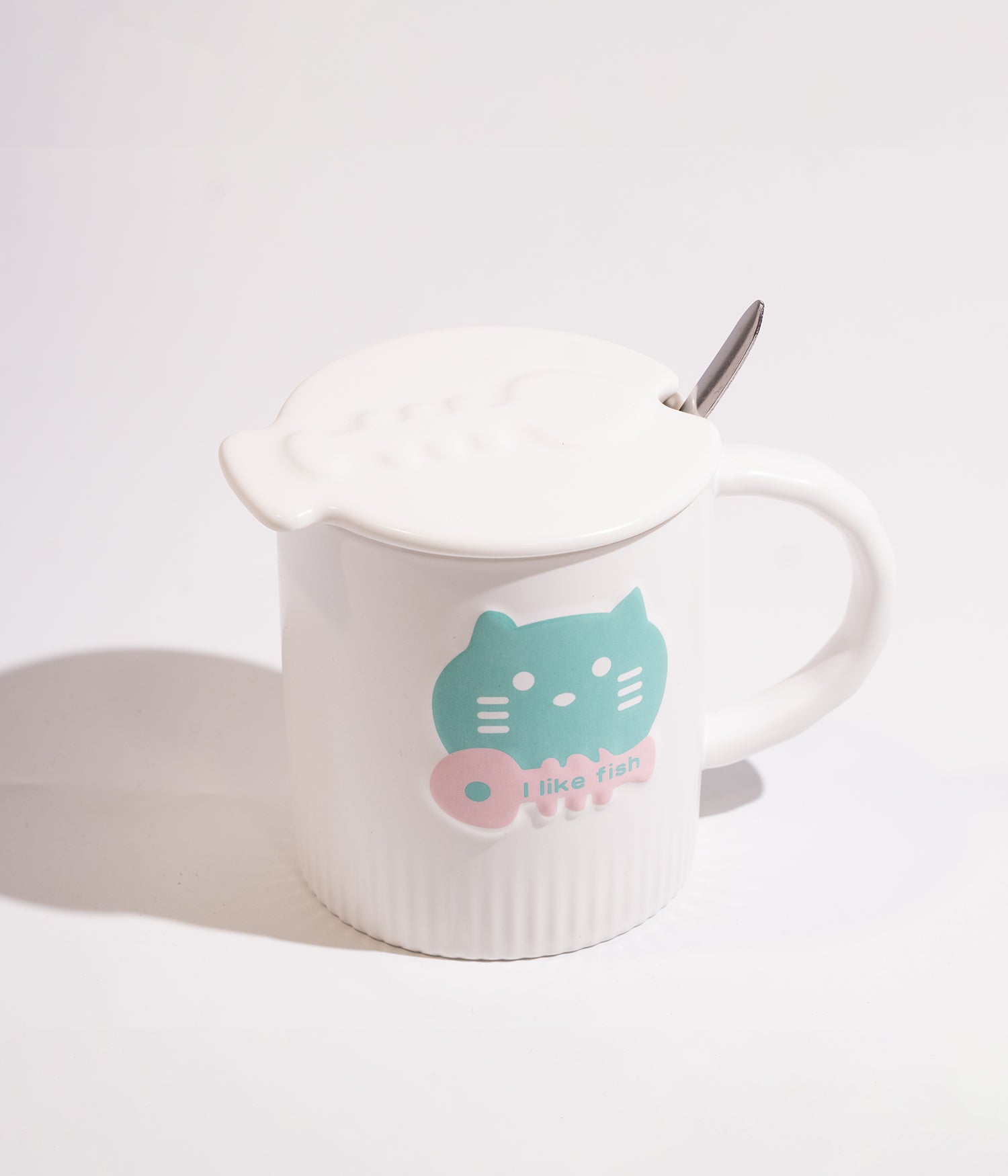 كوب سيراميك بتصميم قطة وسمكة مزود بملعقة وغطاء