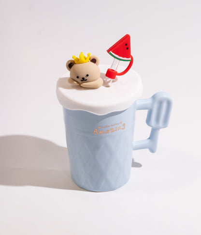 كوب سيراميك بتصميم أيس كريم ودب على الغطاء مع مزاز بشكل فواكه