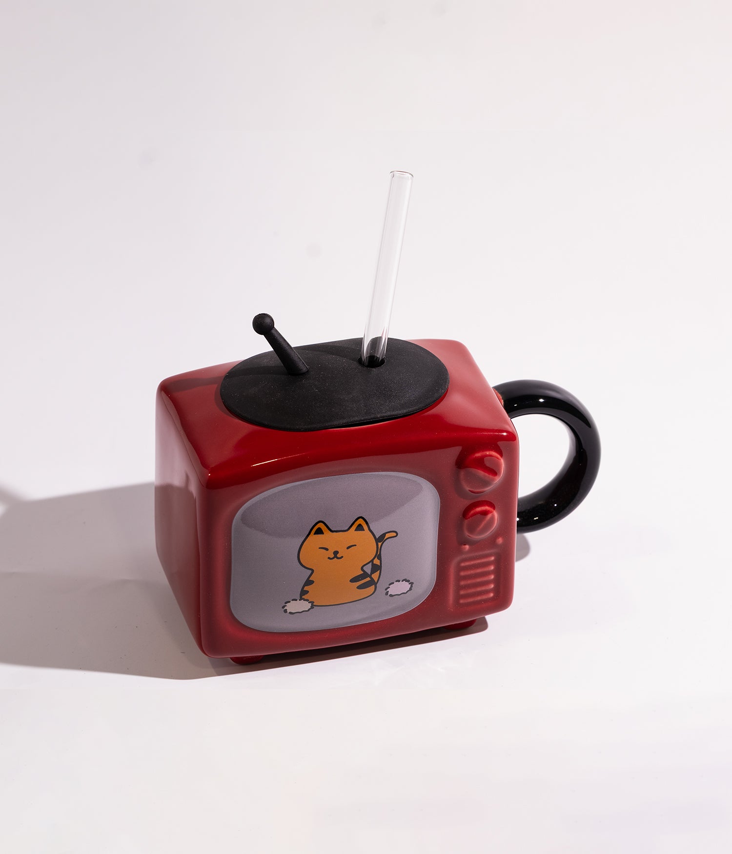 كوب سيراميك بتصميم تلفزيون عليه قطط مع مزاز وغطاء لحفظ الحرارة