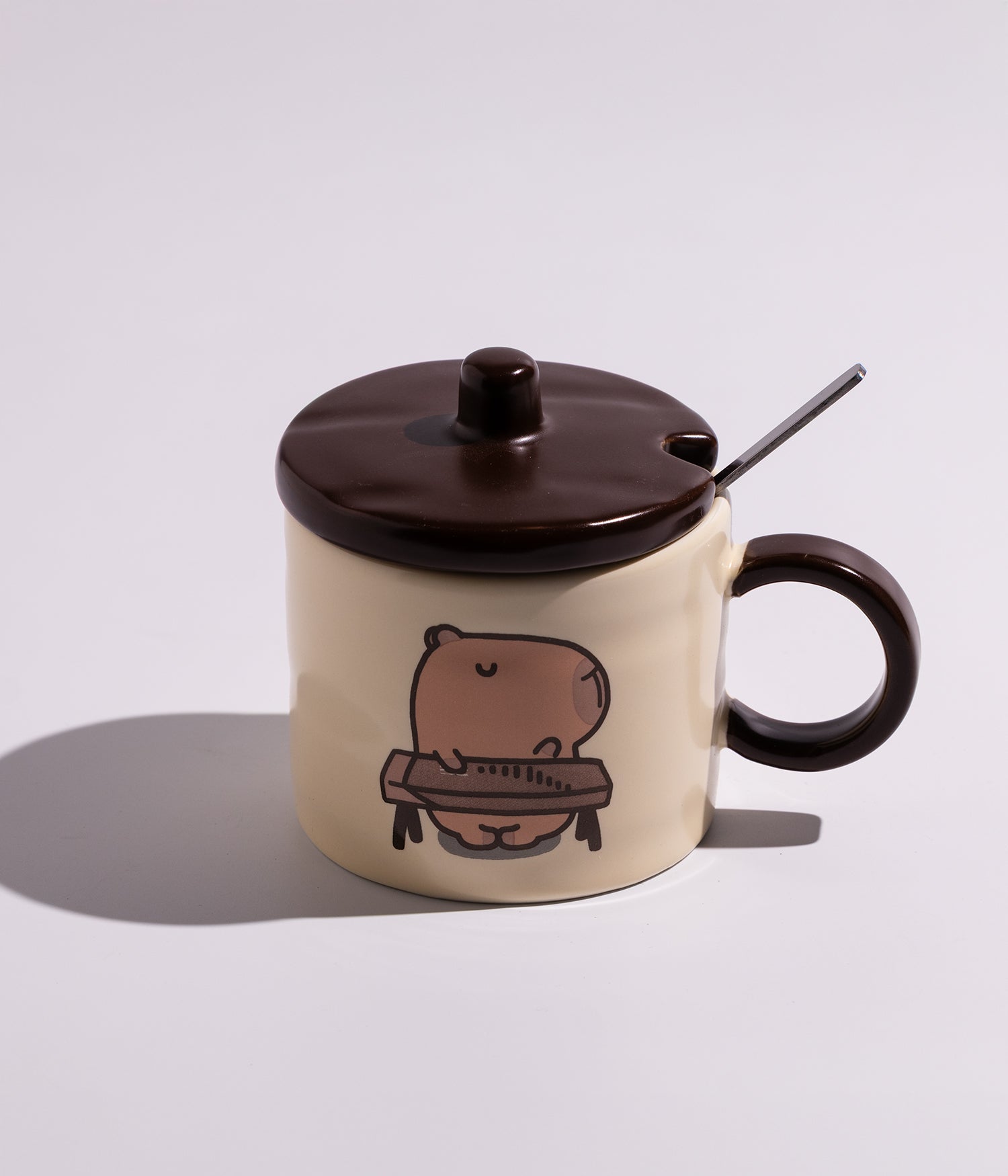 كوب سيراميك برسمة كلب البحر الموسيقي مع غطاء وملعقة