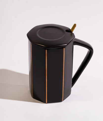 كوب قهوة سيراميك انيق بتصميم خطوط ذهبية مع ملعقة وغطاء