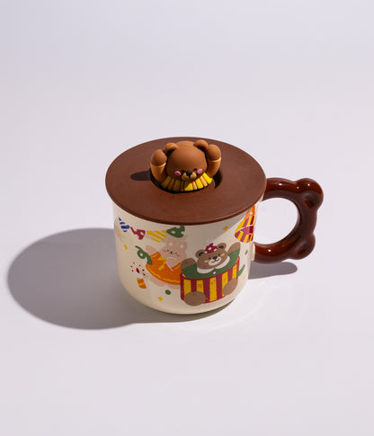 كوب سيراميك برسومات دباديب في الغابة مع غطاء عليه مجسم دب