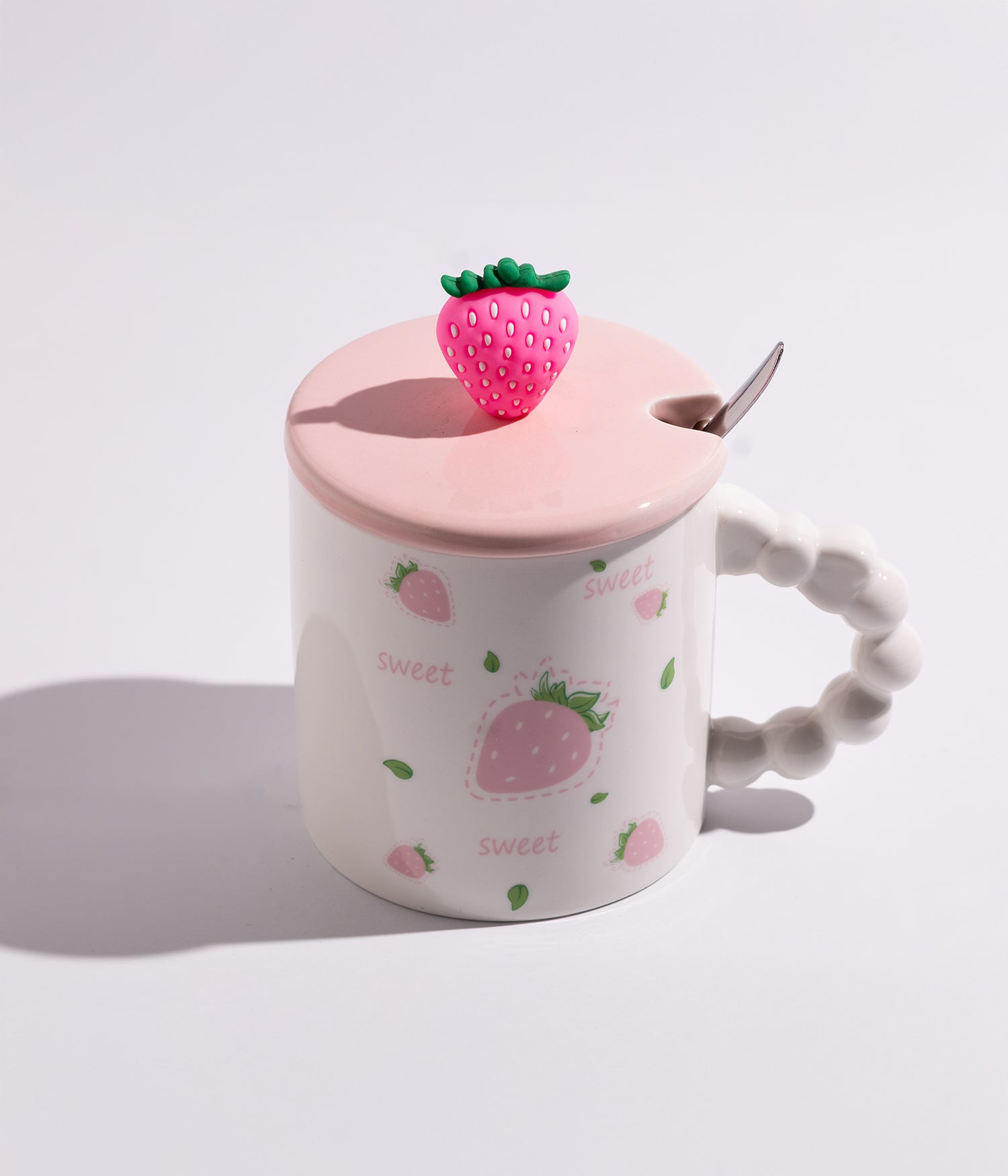 كوب قهوة سيراميك بتصميم مجسم فراولة على الغطاء مع ملعقة