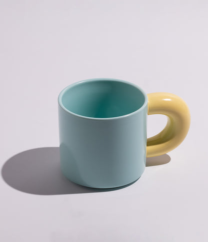 كوب سيراميك سادة بمقبض ملون