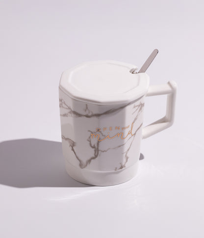 كوب سيراميك بتصميم خطوط ملونة مع غطاء وملعقة