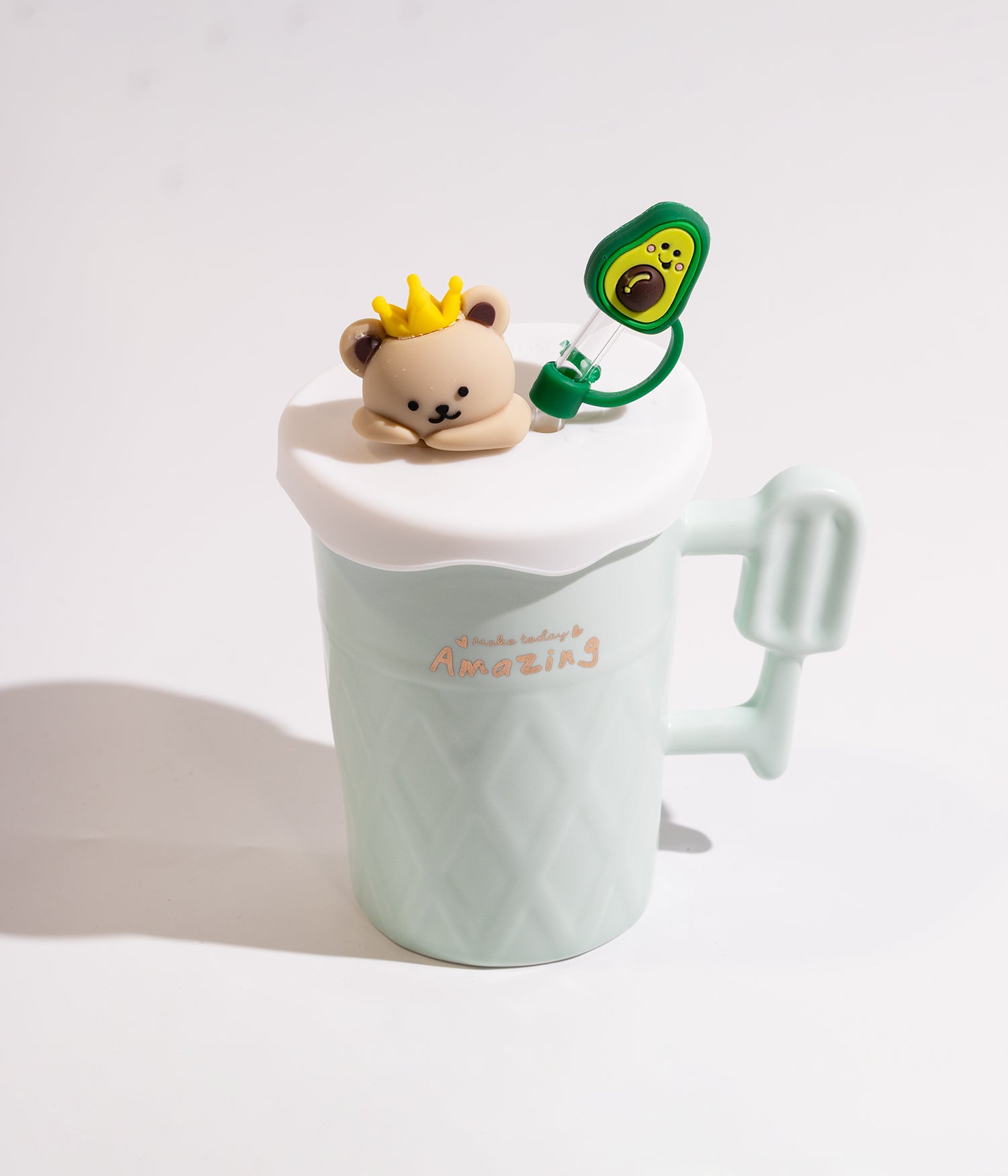 كوب سيراميك بتصميم أيس كريم ودب على الغطاء مع مزاز بشكل فواكه