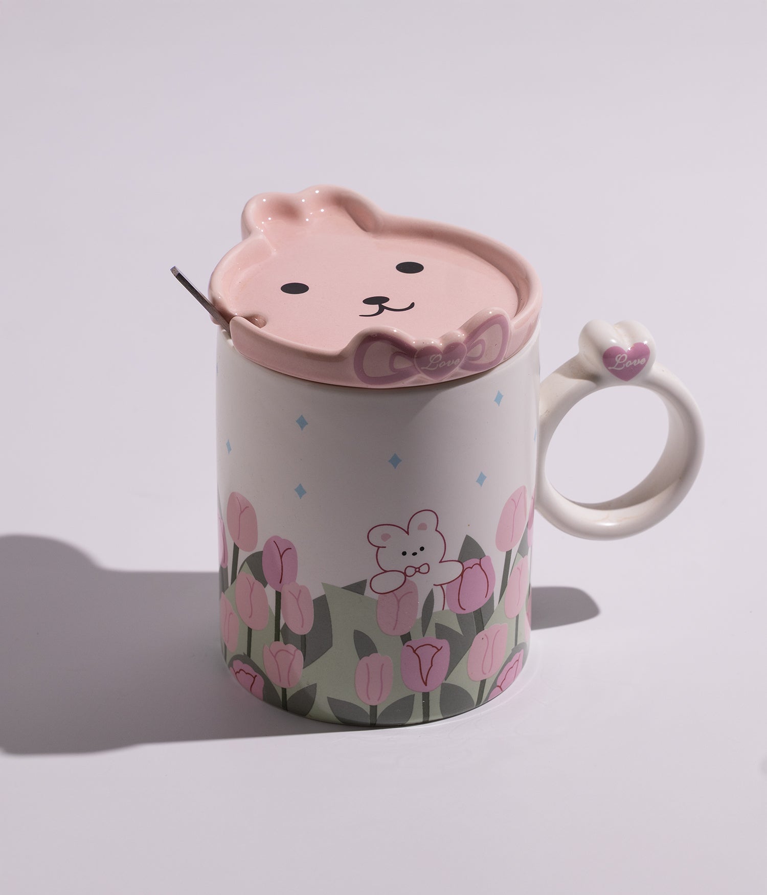 كوب سيراميك بتصميم أرانب ودببة في الحقل مع غطاء وملعقة