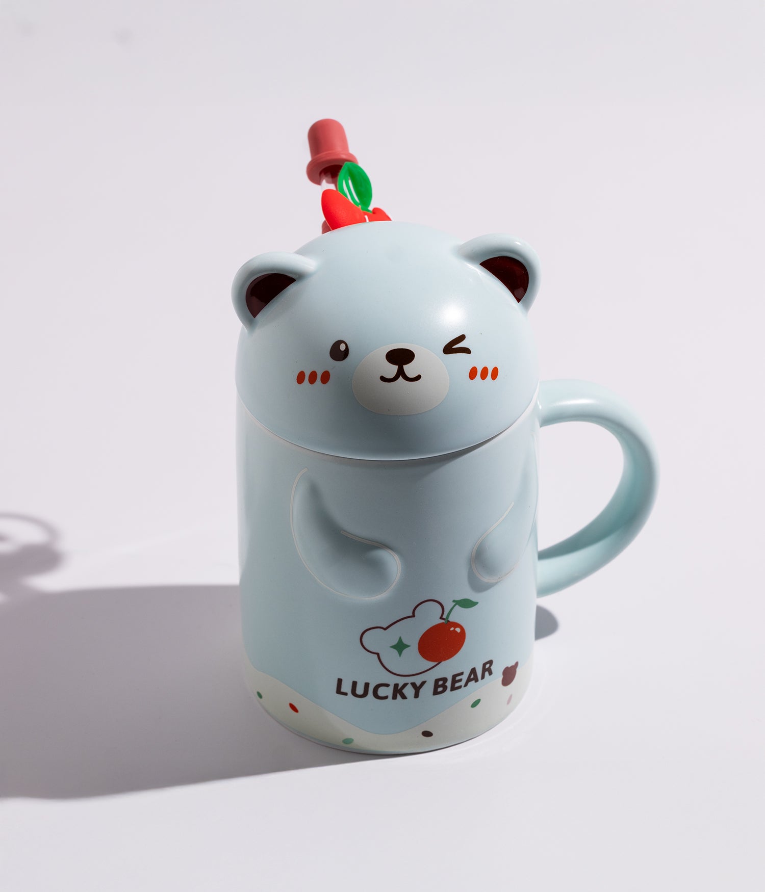 كوب سيراميك بتصميم دب مرح على الغطاء مع مزاز