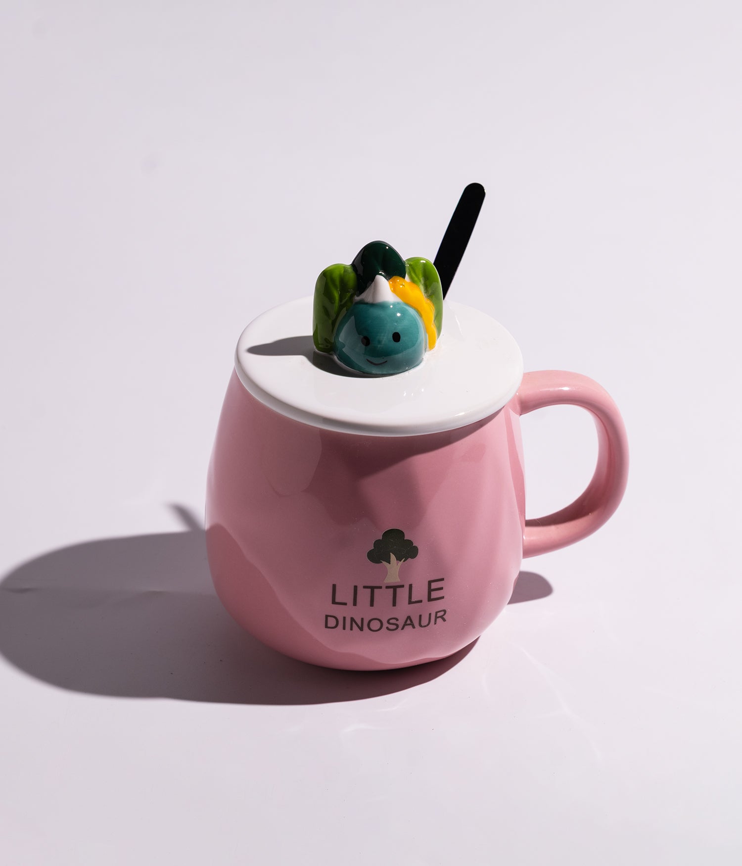 كوب سيراميك بعبارات لطيفة مزوّد بغطاء بمجسم ديناصور وملعقة