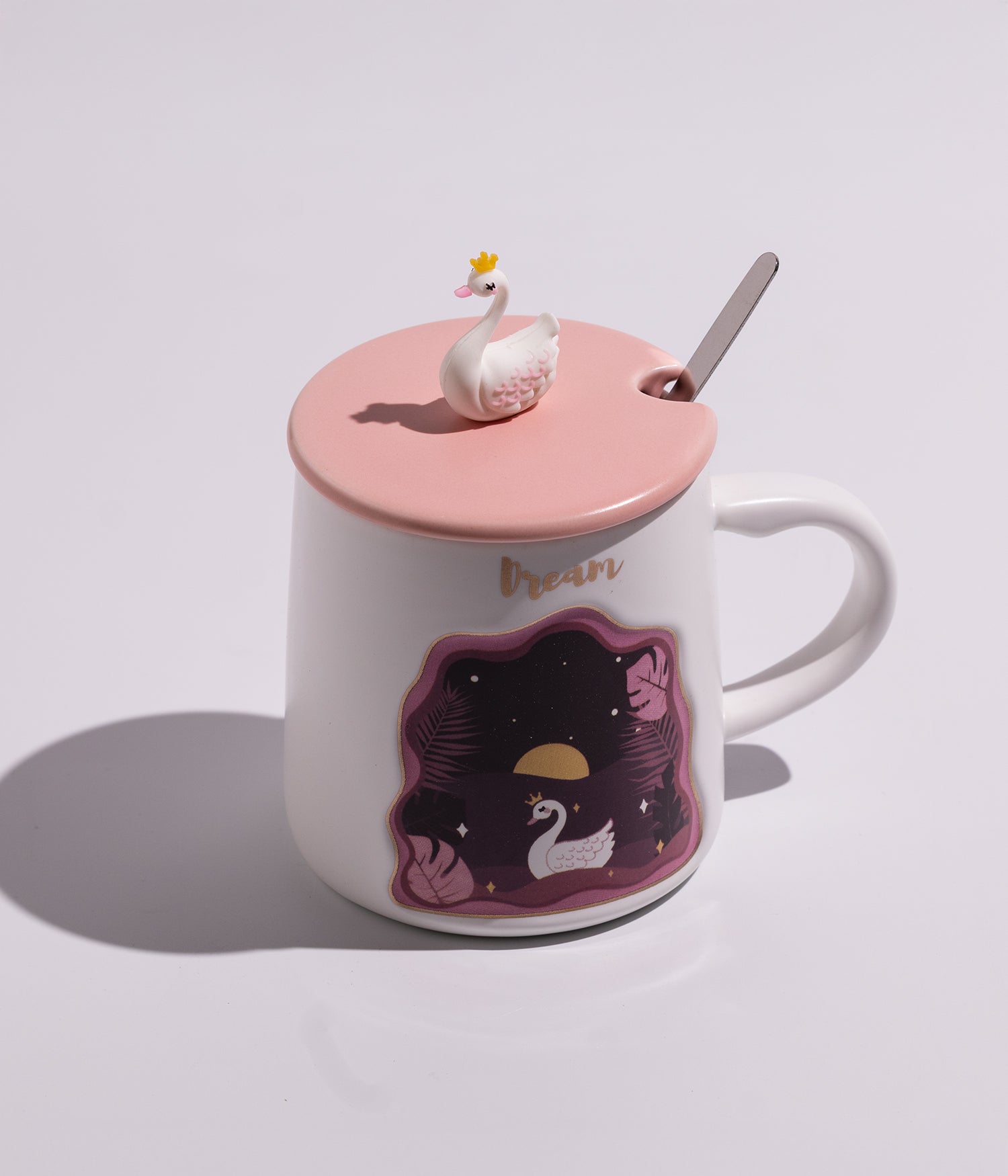 كوب قهوة سيراميك بتصميم مجسم حيوانات الغابة على الغطاء مع ملعقة