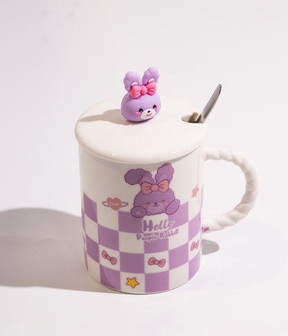 كوب سيراميك ابيض برسوم ارانب بنفسجية مزوّد بغطاء اسود وملعقة