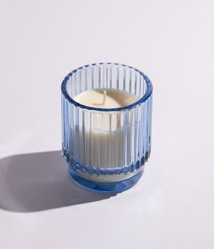 أريستو كراتيك لايف شمعة صويا طبيعية مع زيوت عطرية بعبوة زجاجية أنيقة