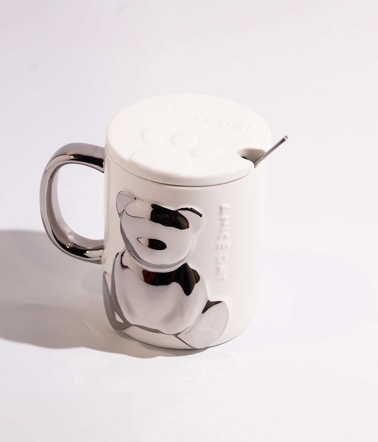 كوب سيراميك بتصميم دب ميتاليك بارز مع غطاء وملعقة