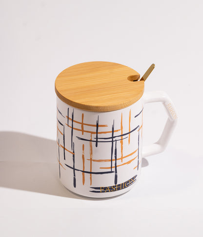 كوب سيراميك مخطط وملون بأشكال مختلفة مع غطاء خشبي وملعقة