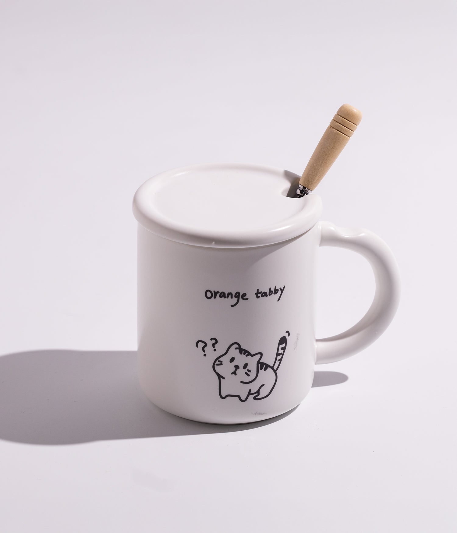 كوب قهوة سيراميك برسمة قطة مرحة مع غطاء وملعقة