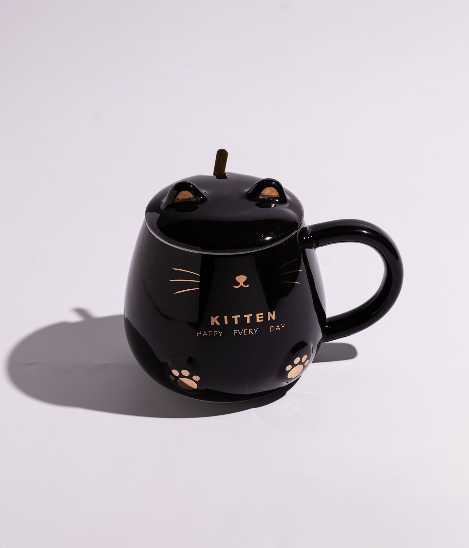 كوب سيراميك بتصميم وجه القطط المرحة مع غطاء بأذنين وملعقة ذهبية