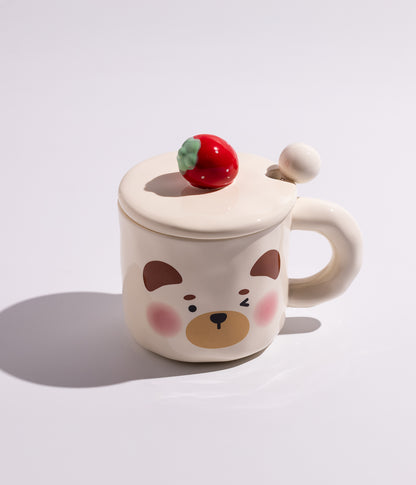 كوب سيراميك بتصميم وجه الدب ومجسم الفراولة على الغطاء مع ملعقة