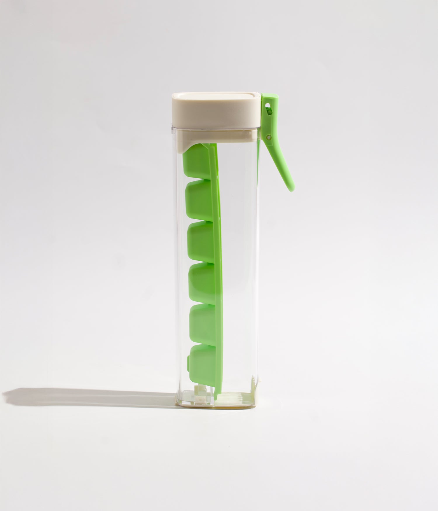 قالب مكعبات الثلج ب6 أقسام وتصميم مبتكر 