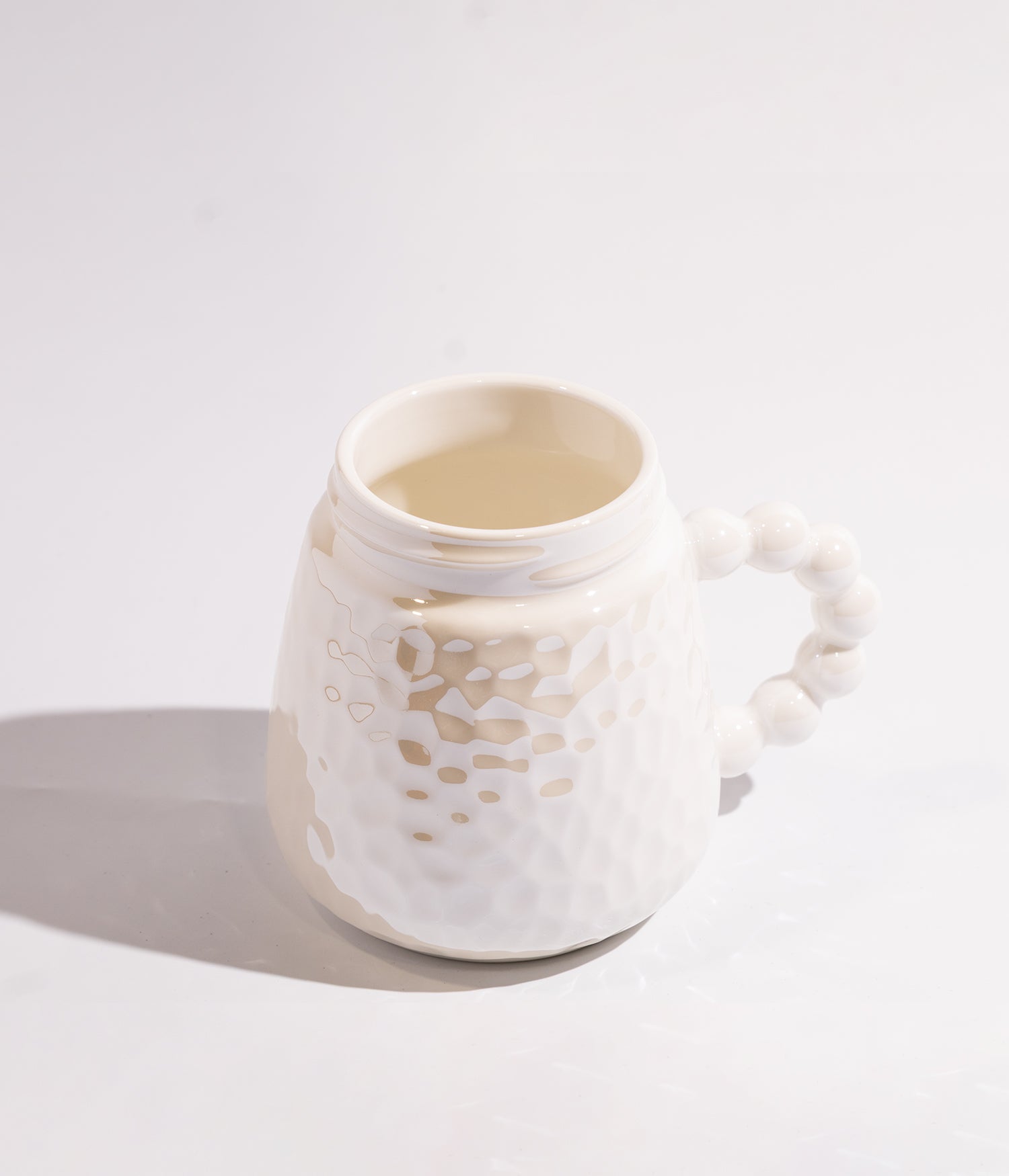 كوب سيراميك بتصميم بابلز فقاقيع وبغطاء معدني لحفظ الحرارة