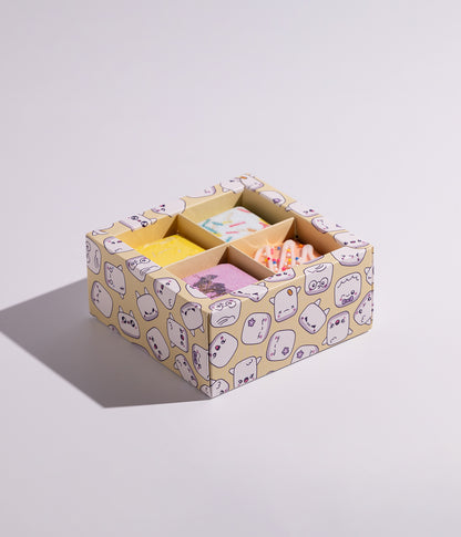 كرات فوّارة للاستحمام والاسترخاء بتصميم على شكل كيك، تتميز بألوان جذابة وروائح منعشة تمنح تجربة استحمام ممتعة ومريحة
