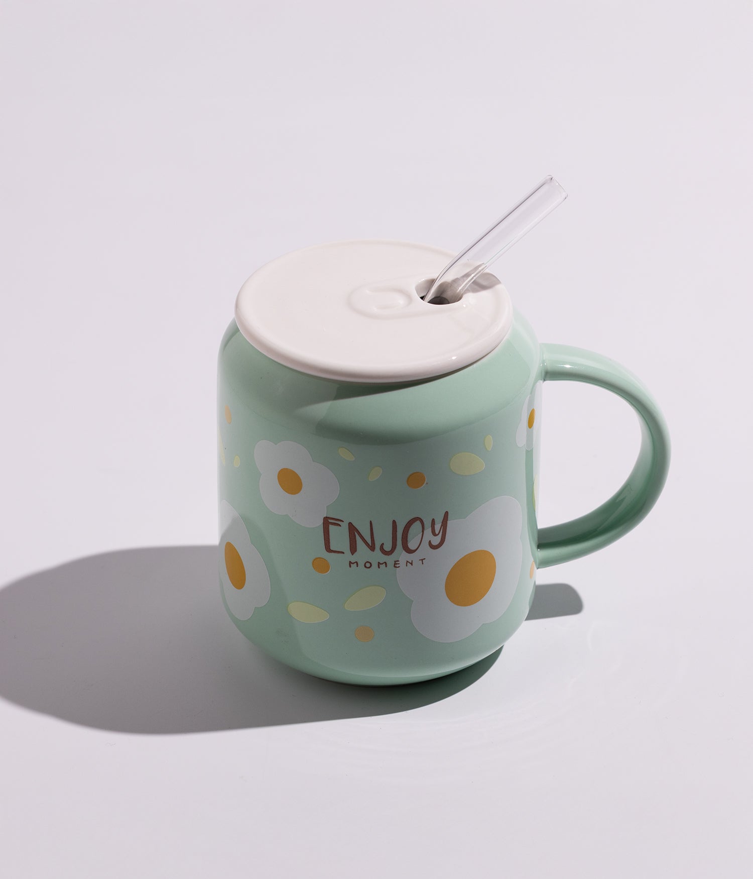 كوب قهوة سيراميك بتصميم ورود ملونة مع غطاء محكم الإغلاق ومزاز لون أخضر