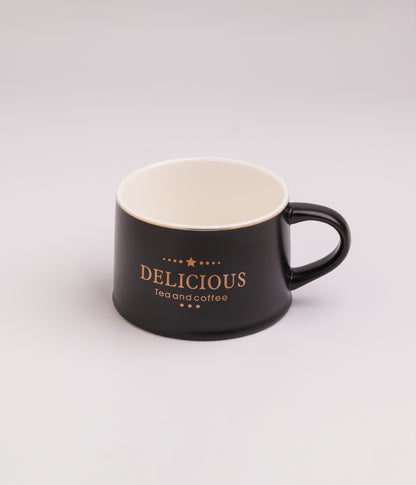 فنجان قهوة سيراميك بعبارة ديلشز مع ملعقة أسود