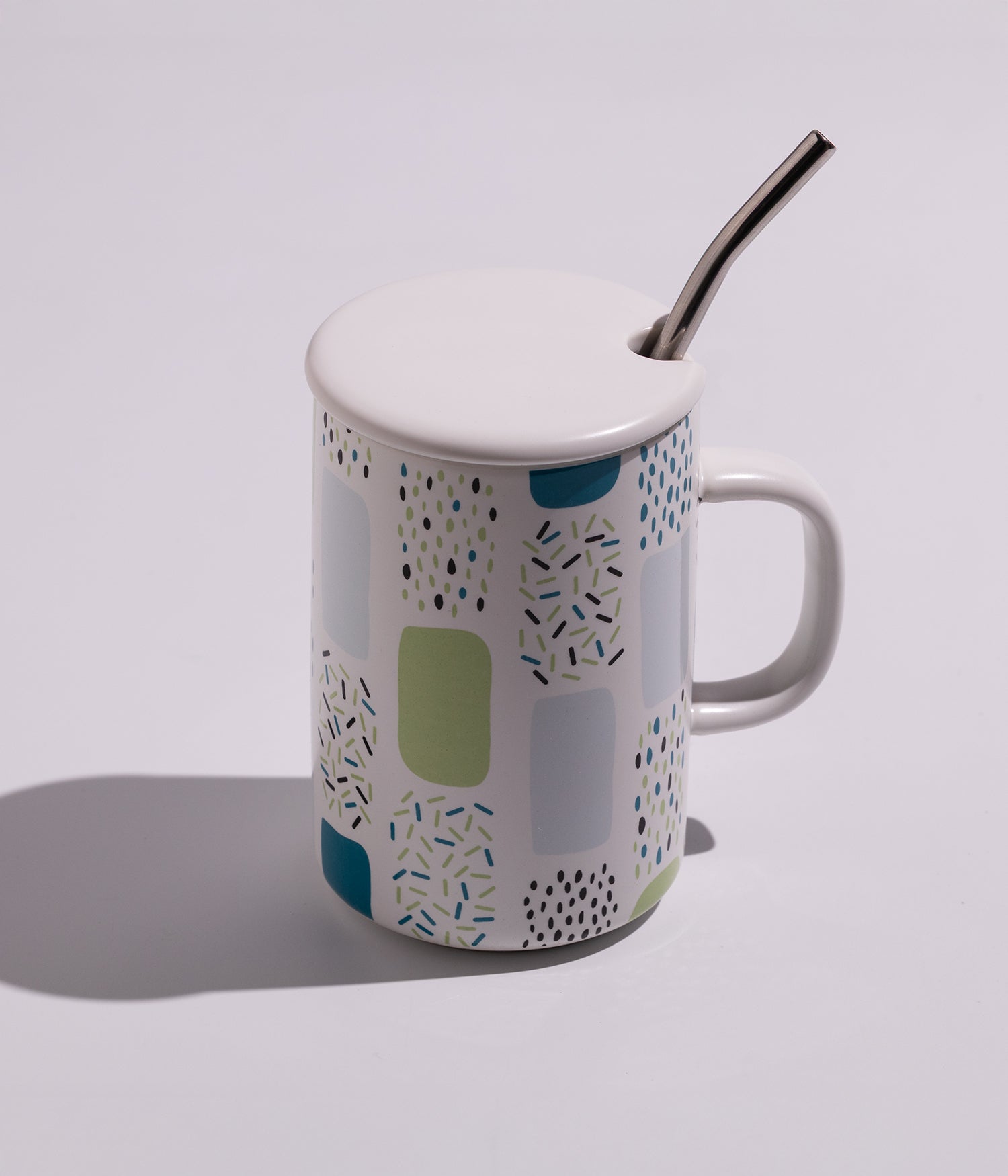 كوب قهوة سيراميك بتصميم أنيق مع رسومات مزخرفة وغطاء ومزاز لسهولة الشرب برسومات خضراء