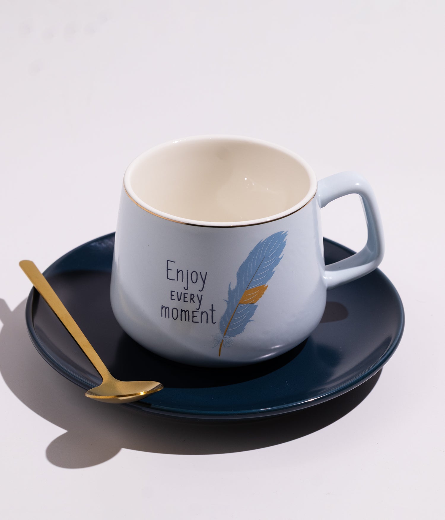 فنجان قهوة سيراميك  بلزن ازرق بعبارات تحفيزية صباحية مع صحن وملعقة