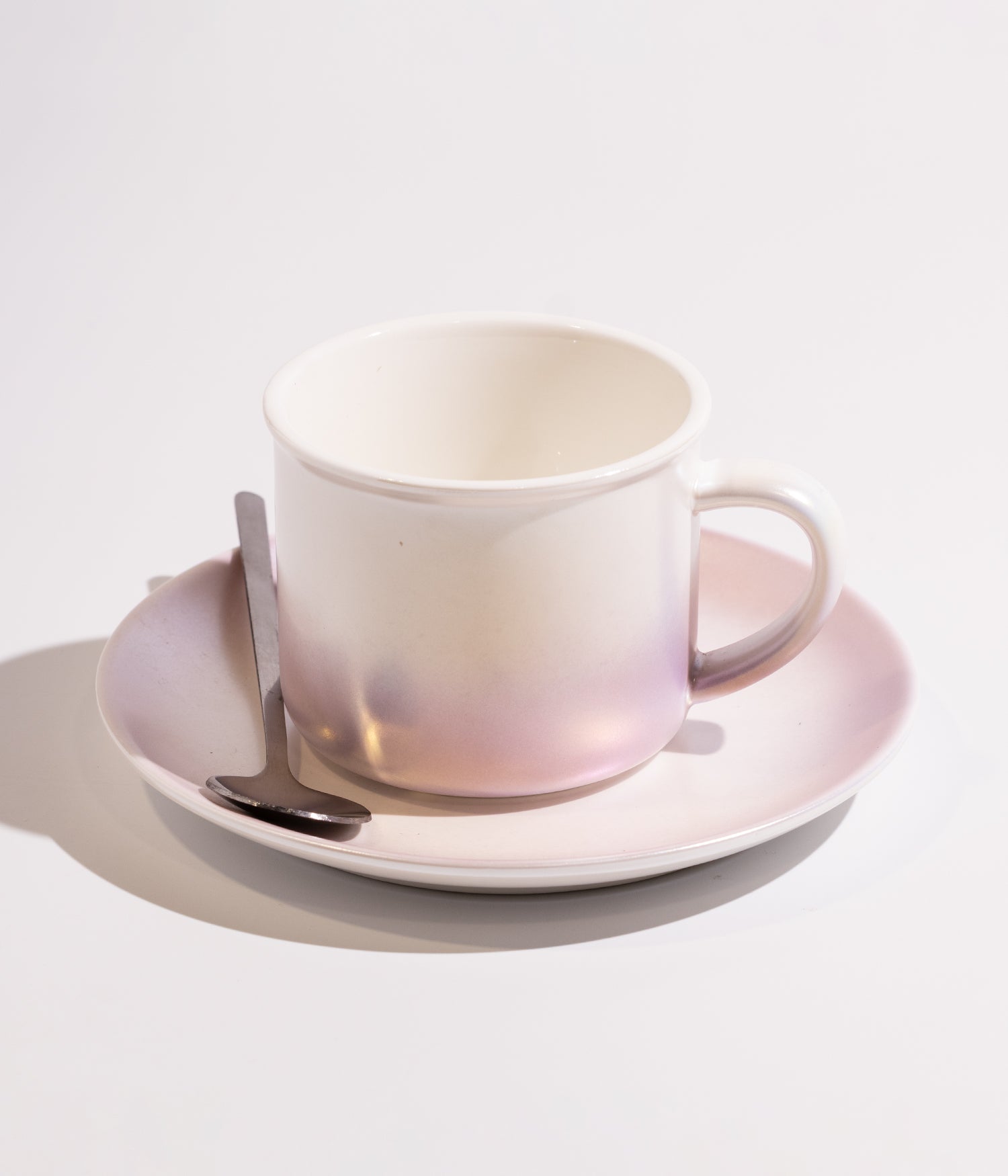 فنجان قهوة سيراميك بتدرج لوني وردي وأزرق مع صحن وملعقة