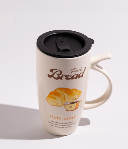 كوب سيراميك مزين برسوم كرواسان مع غطاء أسود عملي لحفظ الحرارة