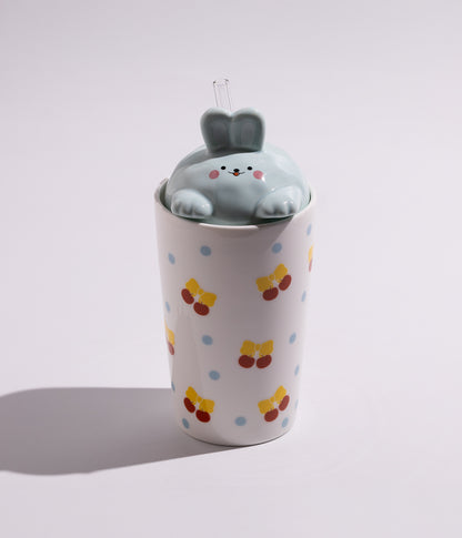 كوب سيراميك بتصميم فواكه مع غطاء مجسم أرنب ومزاز لون أبيض