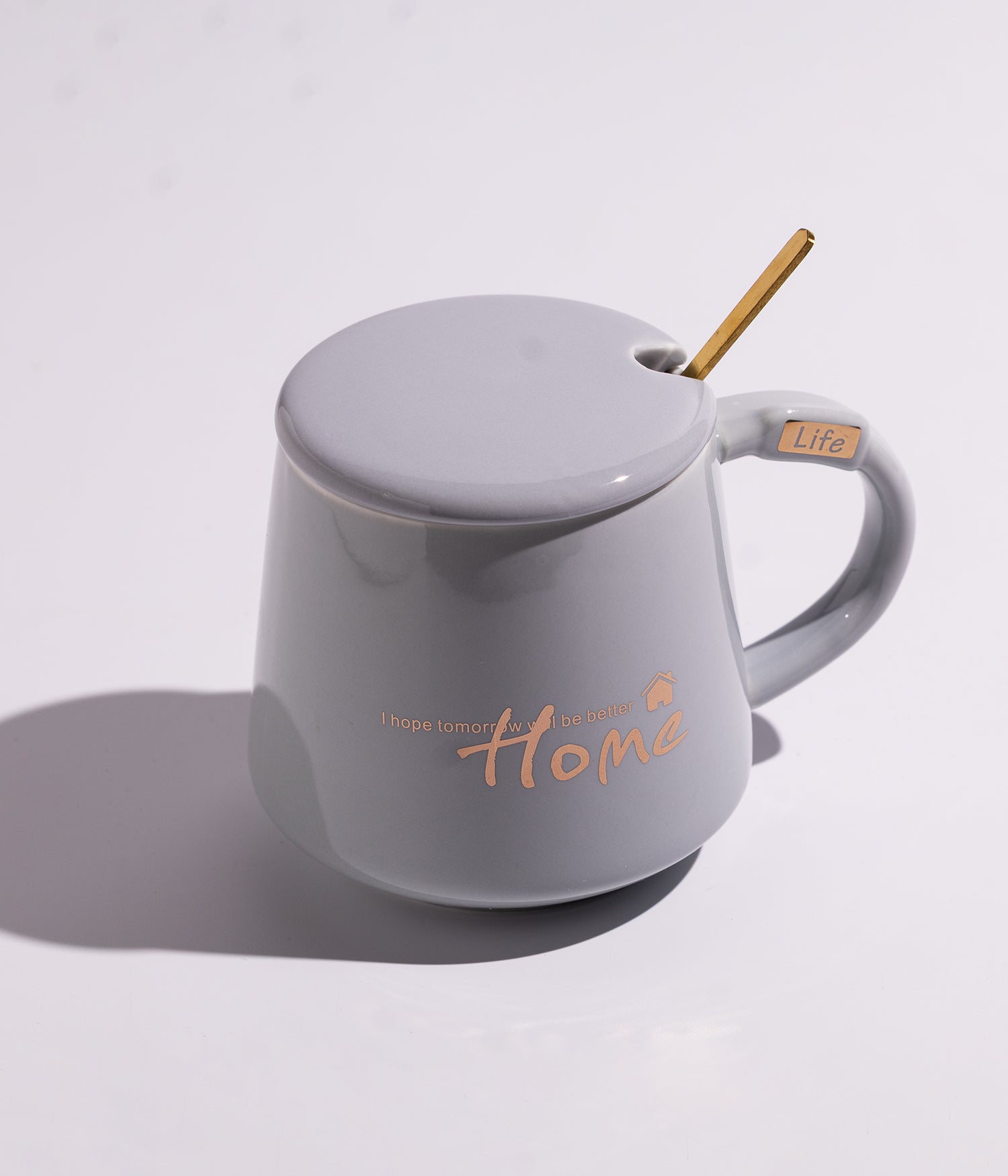 كوب سيراميك بعبارة «HOME» مع غطاء وملعقة بلون رمادي