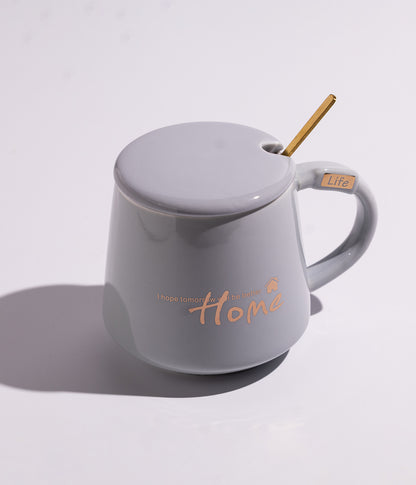 كوب سيراميك بعبارة «HOME» مع غطاء وملعقة بلون رمادي