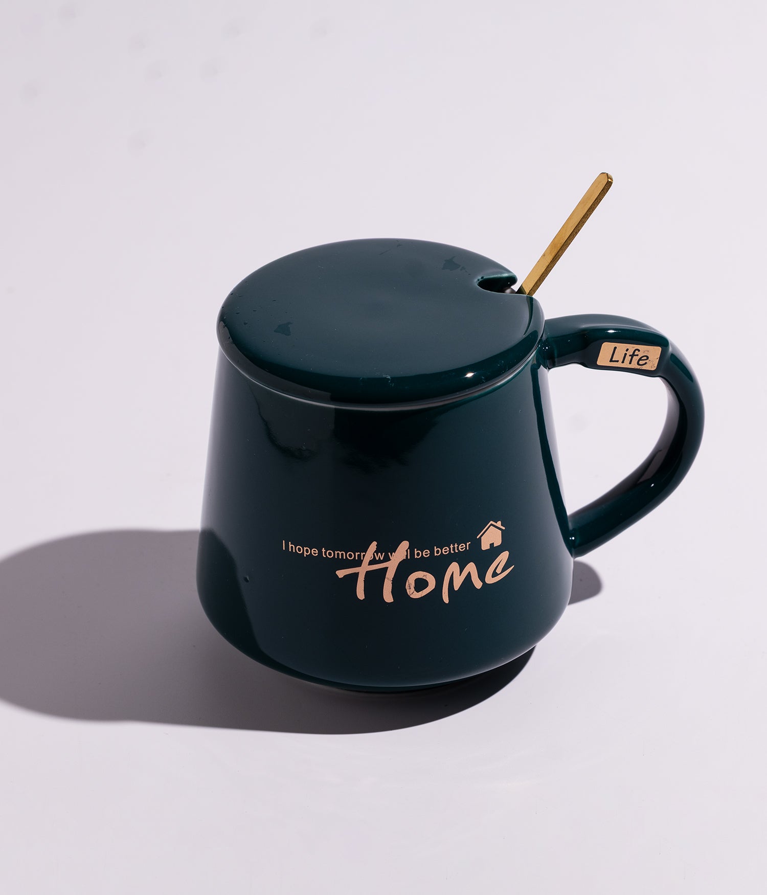 كوب سيراميك بعبارة «HOME» مع غطاء وملعقة بلون أخضر