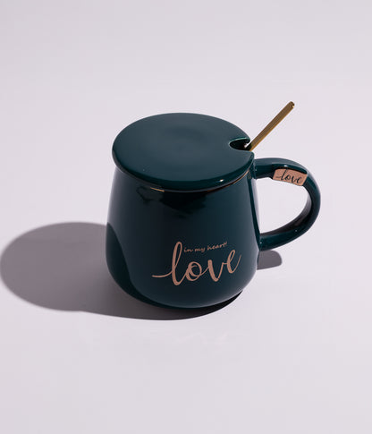 كوب سيراميك بعبارة LOVE مع غطاء وملعقة باللون الأخضر