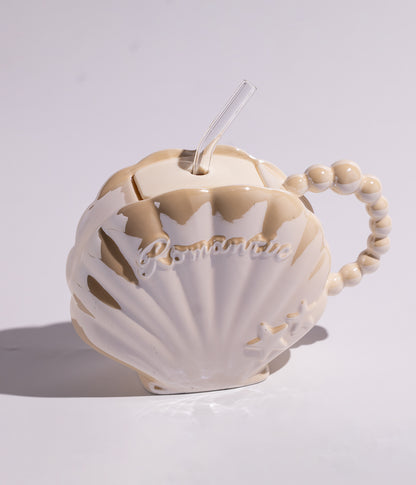 كوب سيراميك على شكل صدفة مع مقبض لؤلؤ ومزاز لون بني