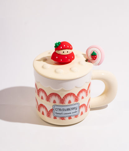 كوب سيراميك بتصميم كيك بالفراولة مع غطاء مجسم فتاة لطيفة وملعقة لون أصفر