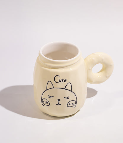 كوب سيراميك أصفر بتصميم وجه القطة النائمة مع غطاء محكم الاغلاق