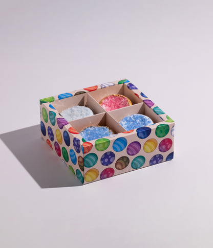 كرات فوّارة مخصصة للاستحمام والاسترخاء، مع أملاح بلورية تساعد على تهدئة الجسم ومنح إحساس بالراحة أثناء الاستحمام