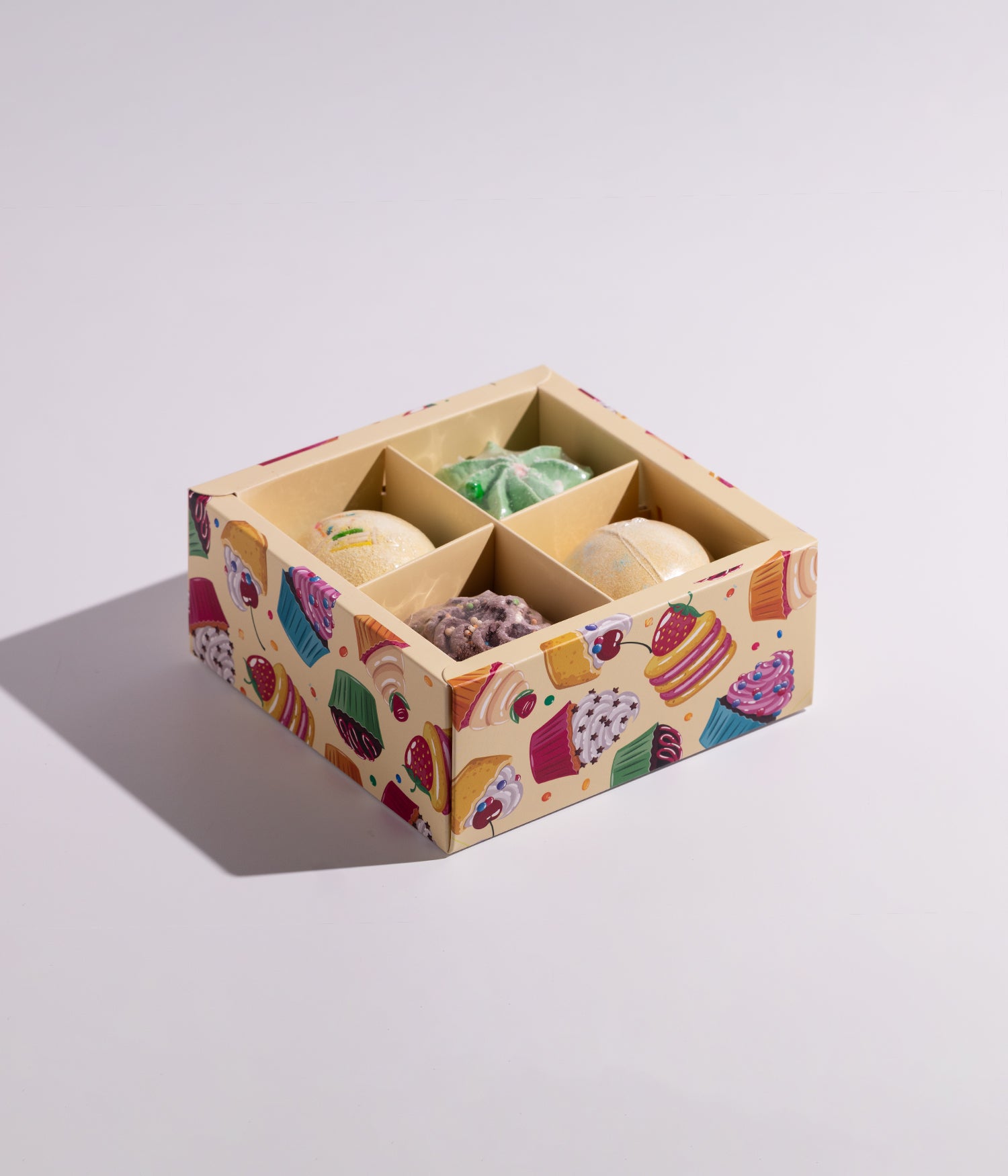 كرات كاب كيك فوّارة مخصصة للاستحمام والاسترخاء، تتميز بروائح منعشة تضيف لمسة متعة وانتعاش أثناء الاستحمام