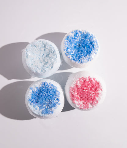 كرات فوّارة مخصصة للاستحمام بتركيبة من الأملاح البلورية، تمنح إحساسًا بالاسترخاء والانتعاش وتخفف التوتر