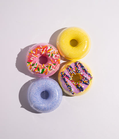 كرات استحمام فوّارة بتصميم دوناتس، تتميز بروائح منعشة تساعد على الاسترخاء وتمنح تجربة استحمام مريحة ومنعشة