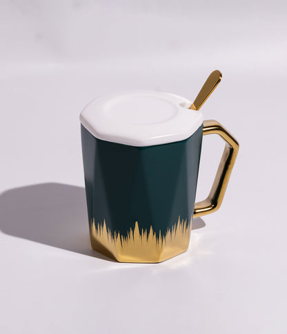 كوب قهوة سيراميك بلمسة فخمة من سنابل ذهبية أسفل الكوب، مع غطاء وملعقة، باللون الأخضر
