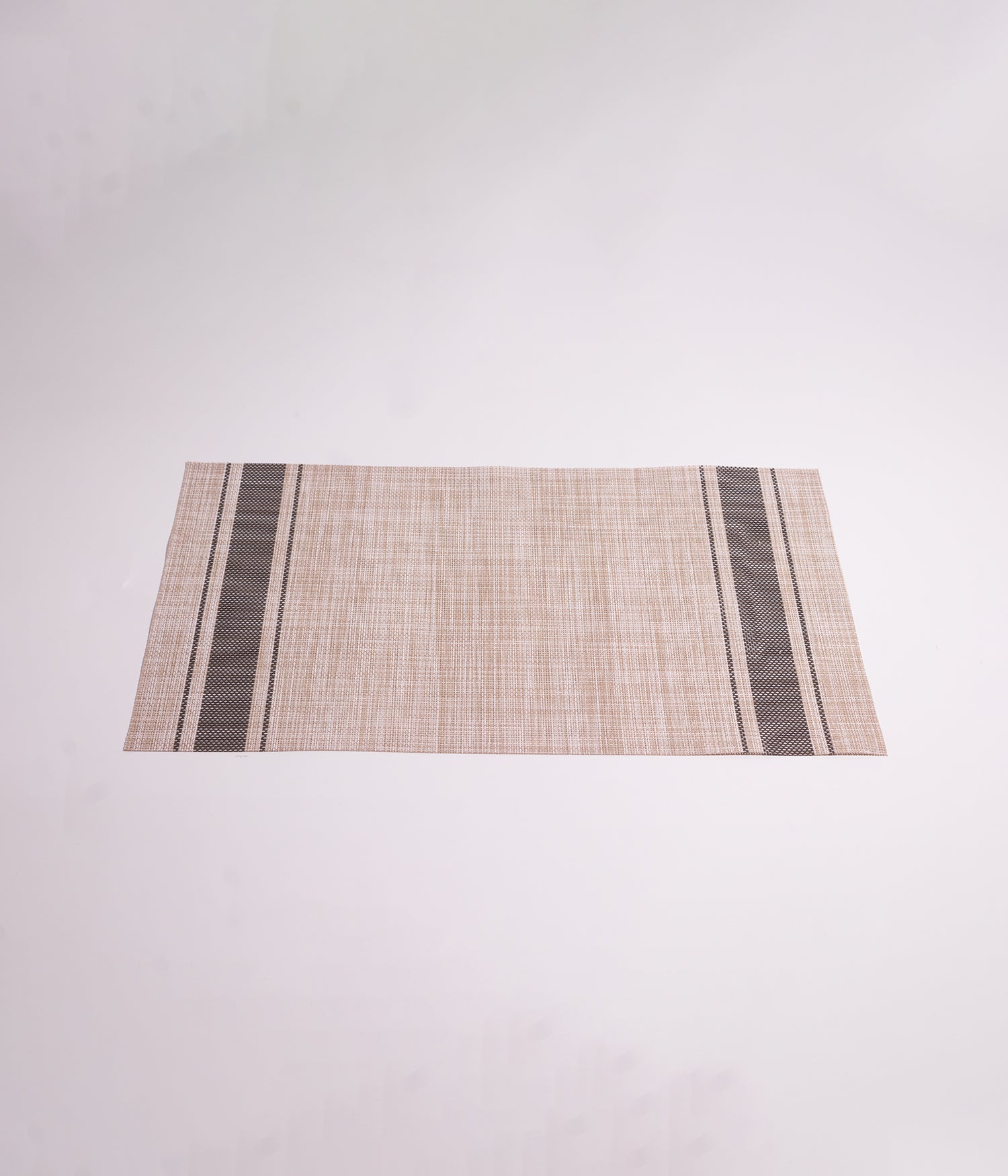 مفرش طاولة ( بي في سي ) مقاوم للحرارة والانزلاق